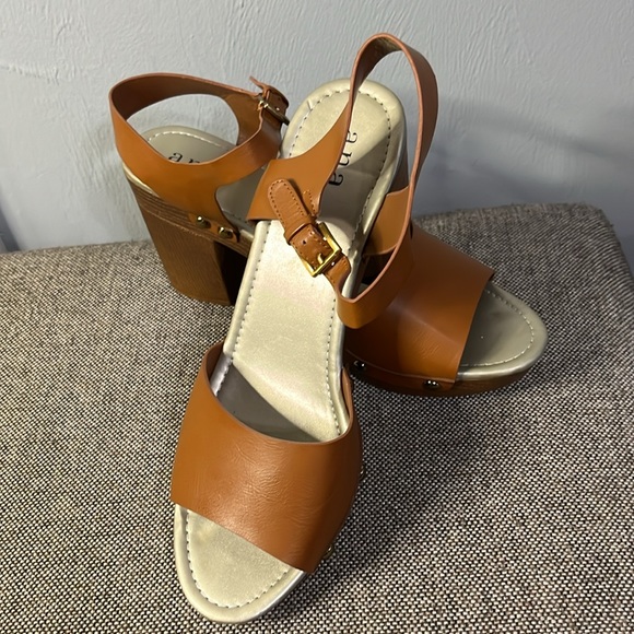 a.n.a.dark tan strappy sandals with gold toned studs, size 10. - Picture 1 of 12
